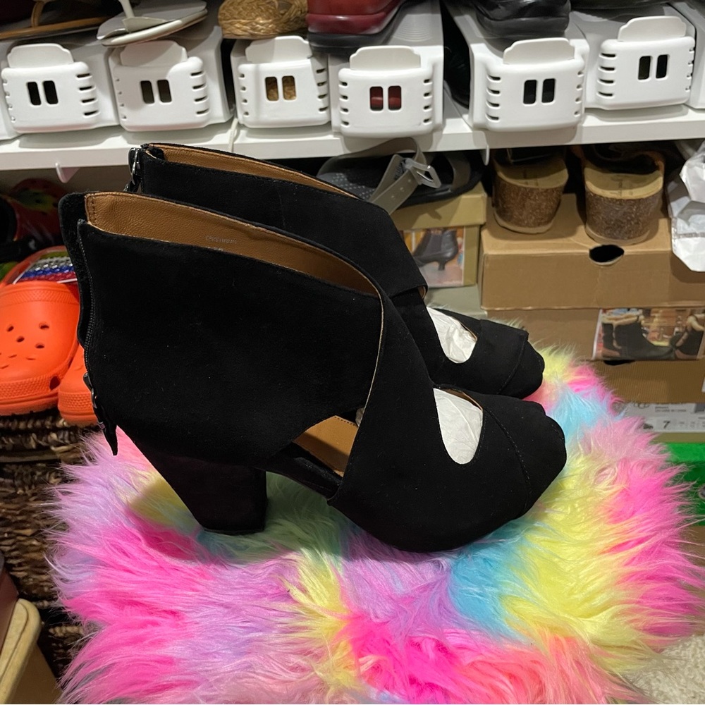 Earthies heels